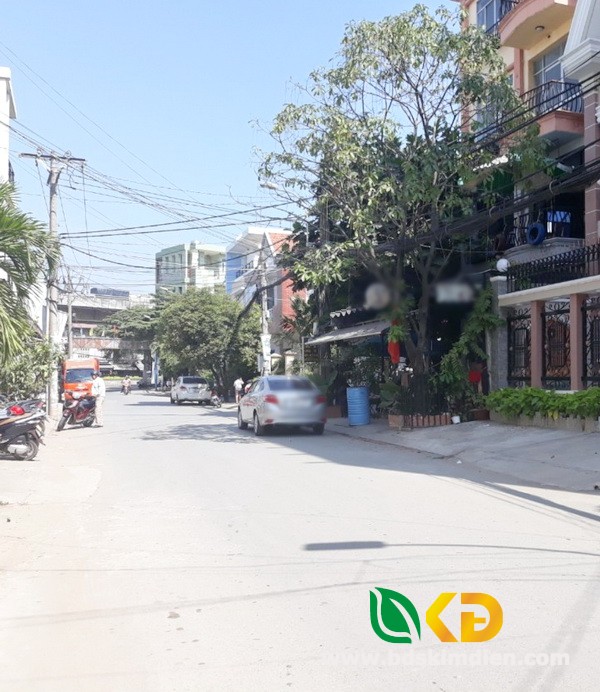 Cho thuê biệt thự 2 lầu mặt tiền đường 10m Huỳnh Tấn Phát quận 7.